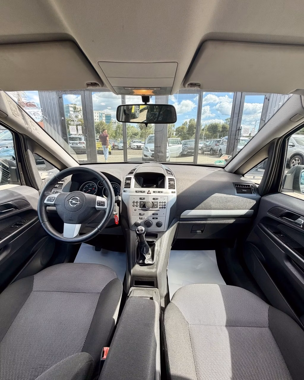 Opel Zafira фото 7