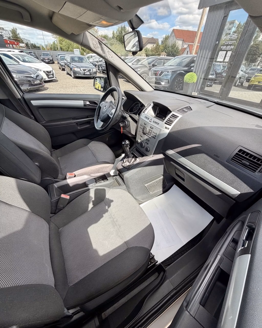 Opel Zafira фото 10
