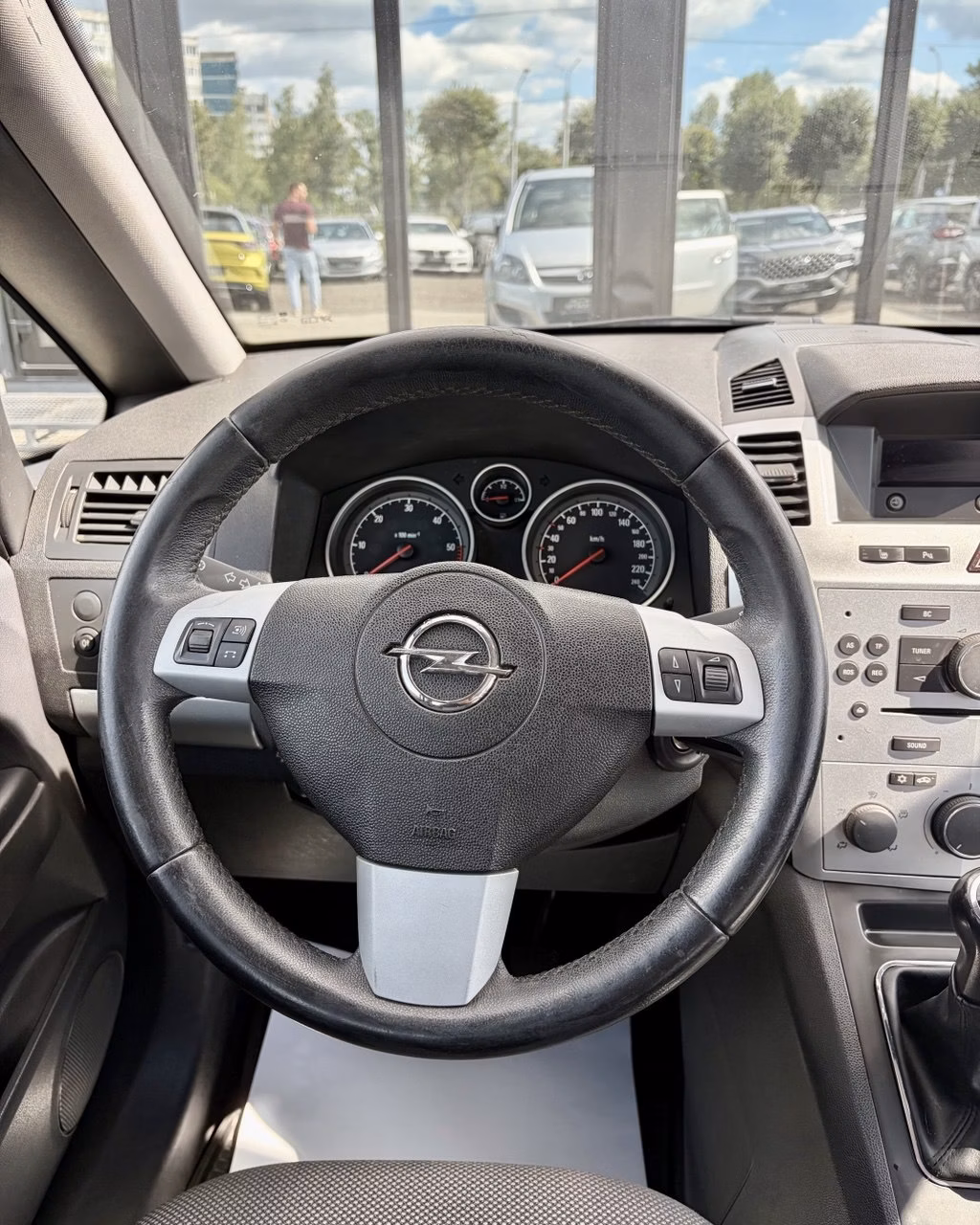 Opel Zafira фото 16