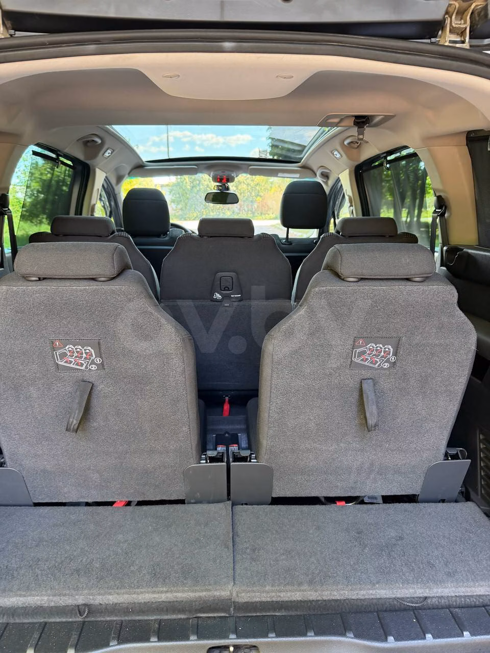 Peugeot 5008 фото 17