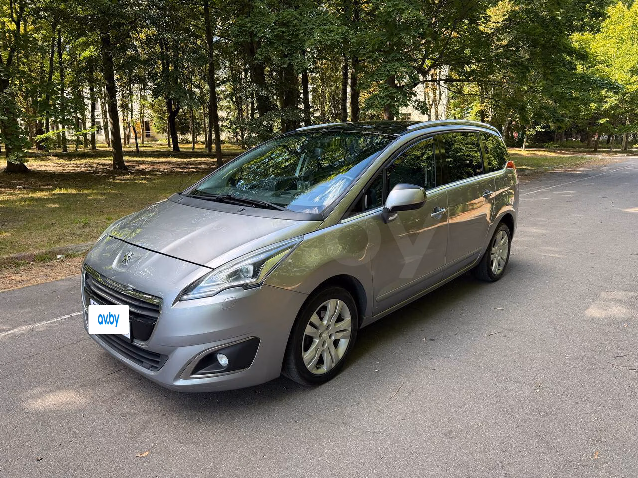 Peugeot 5008 фото 6