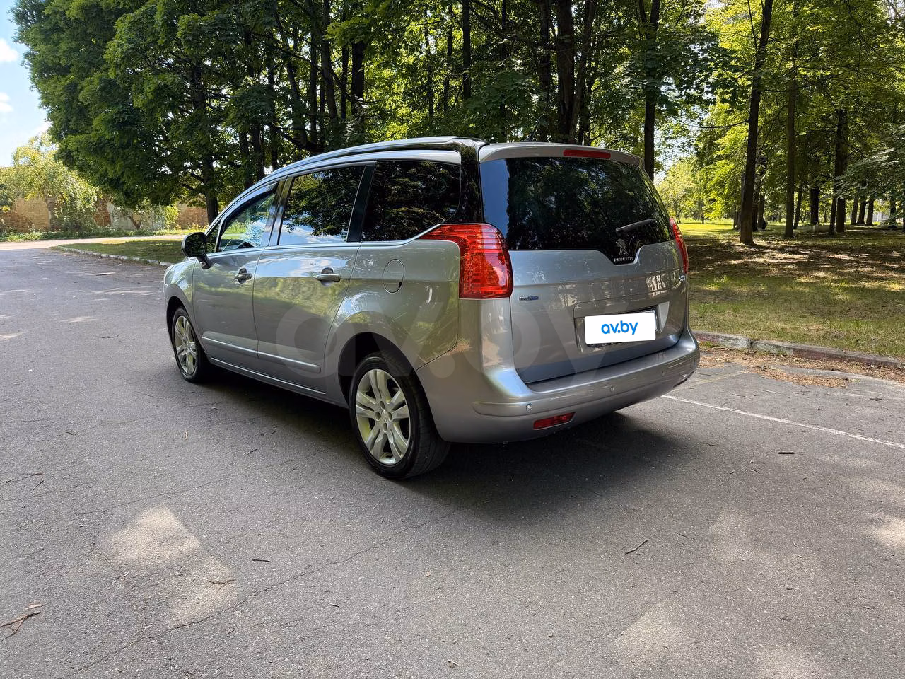 Peugeot 5008 фото 10