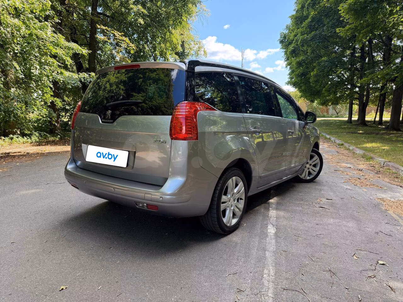 Peugeot 5008 фото 3