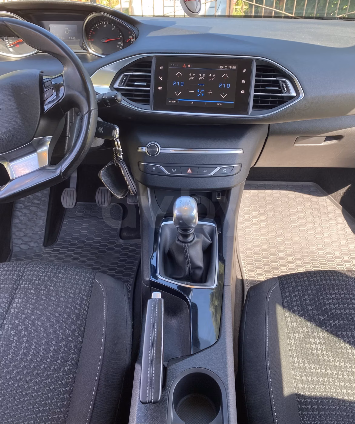 Peugeot 308 фото 12