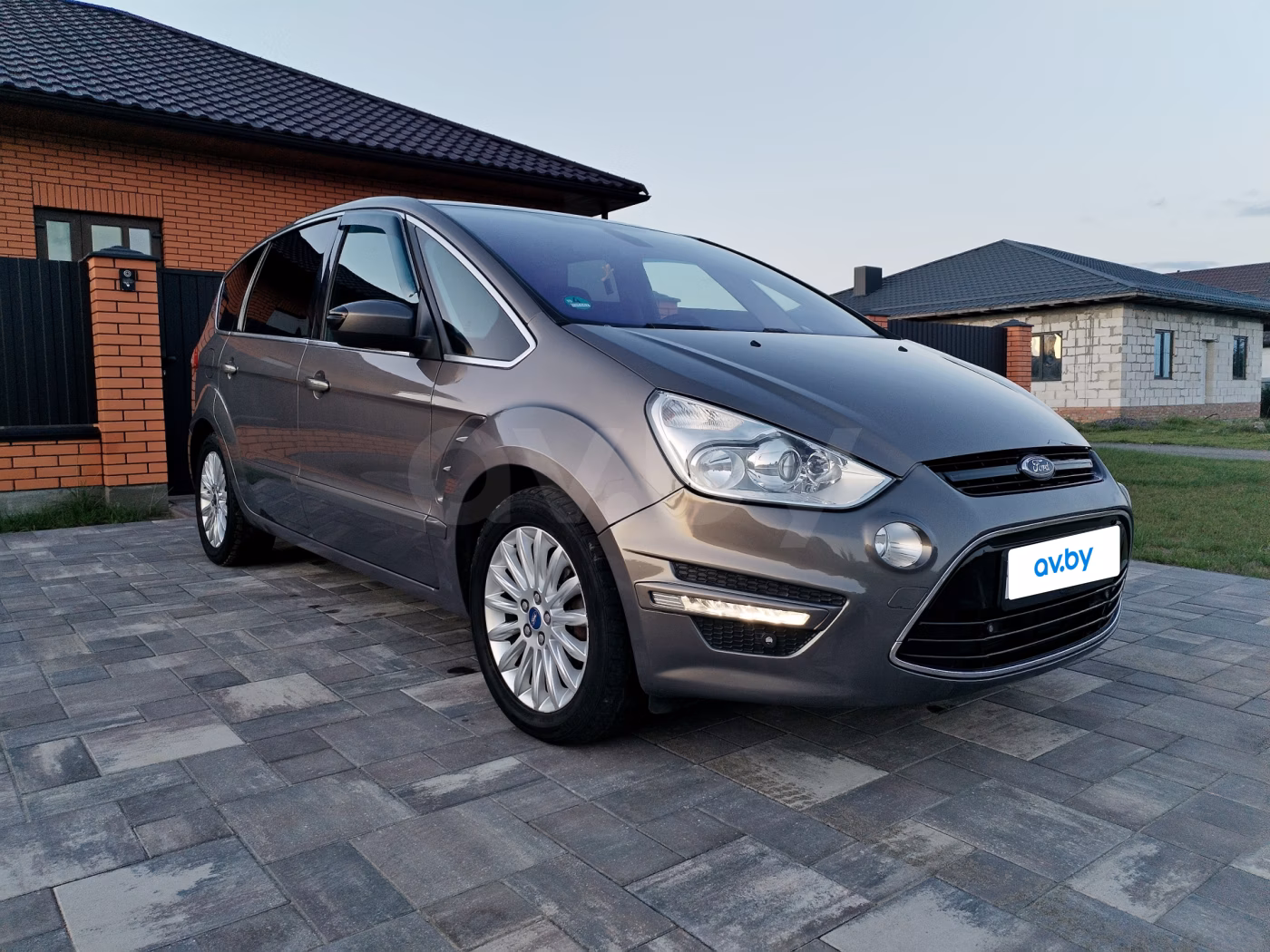 Ford S-MAX фото 2