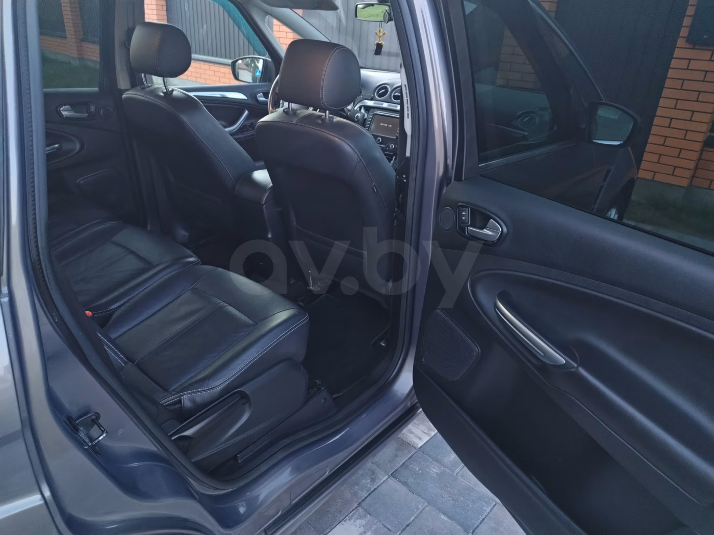 Ford S-MAX фото 10