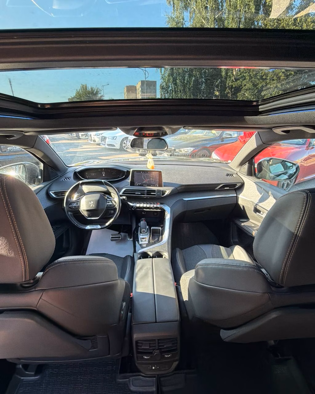 Peugeot 5008 фото 10