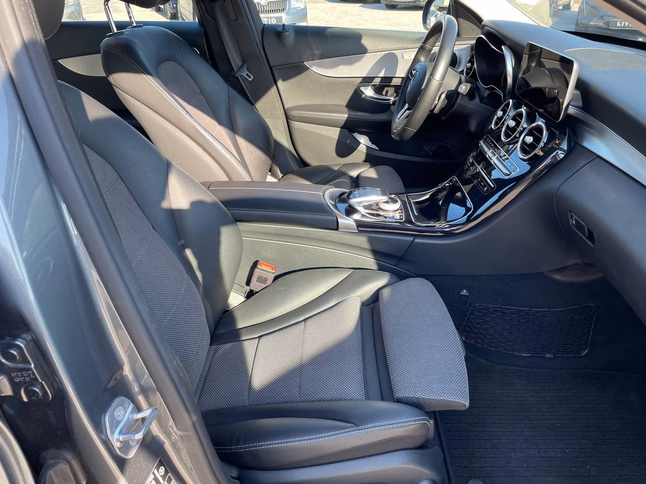 Mercedes-Benz C-Класс фото 16