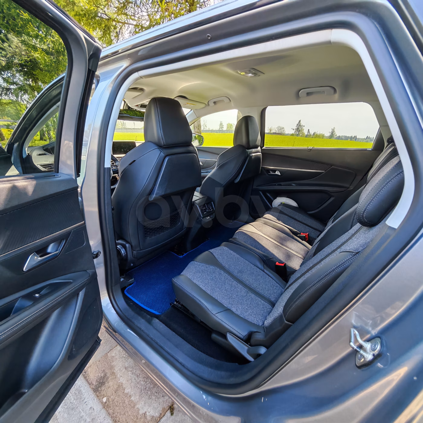 Peugeot 5008 фото 10