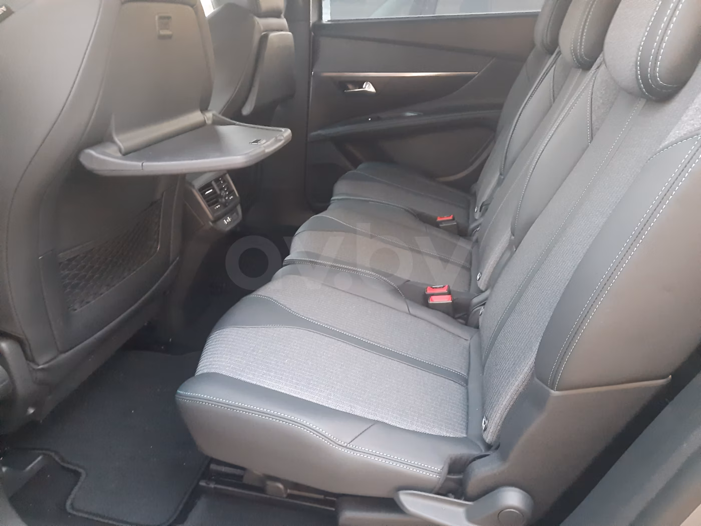 Peugeot 5008 фото 10