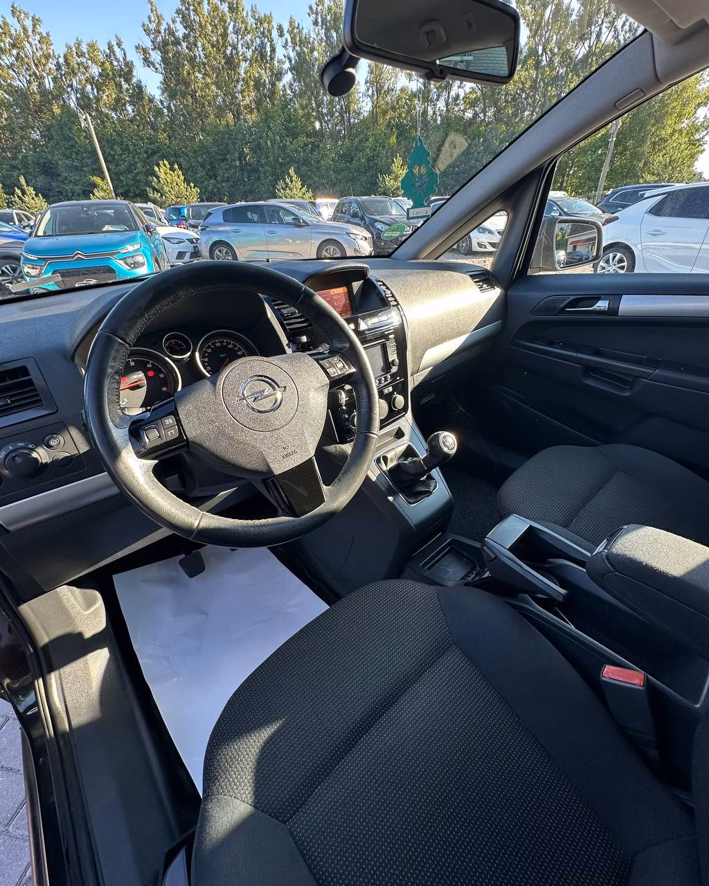 Opel Zafira фото 10