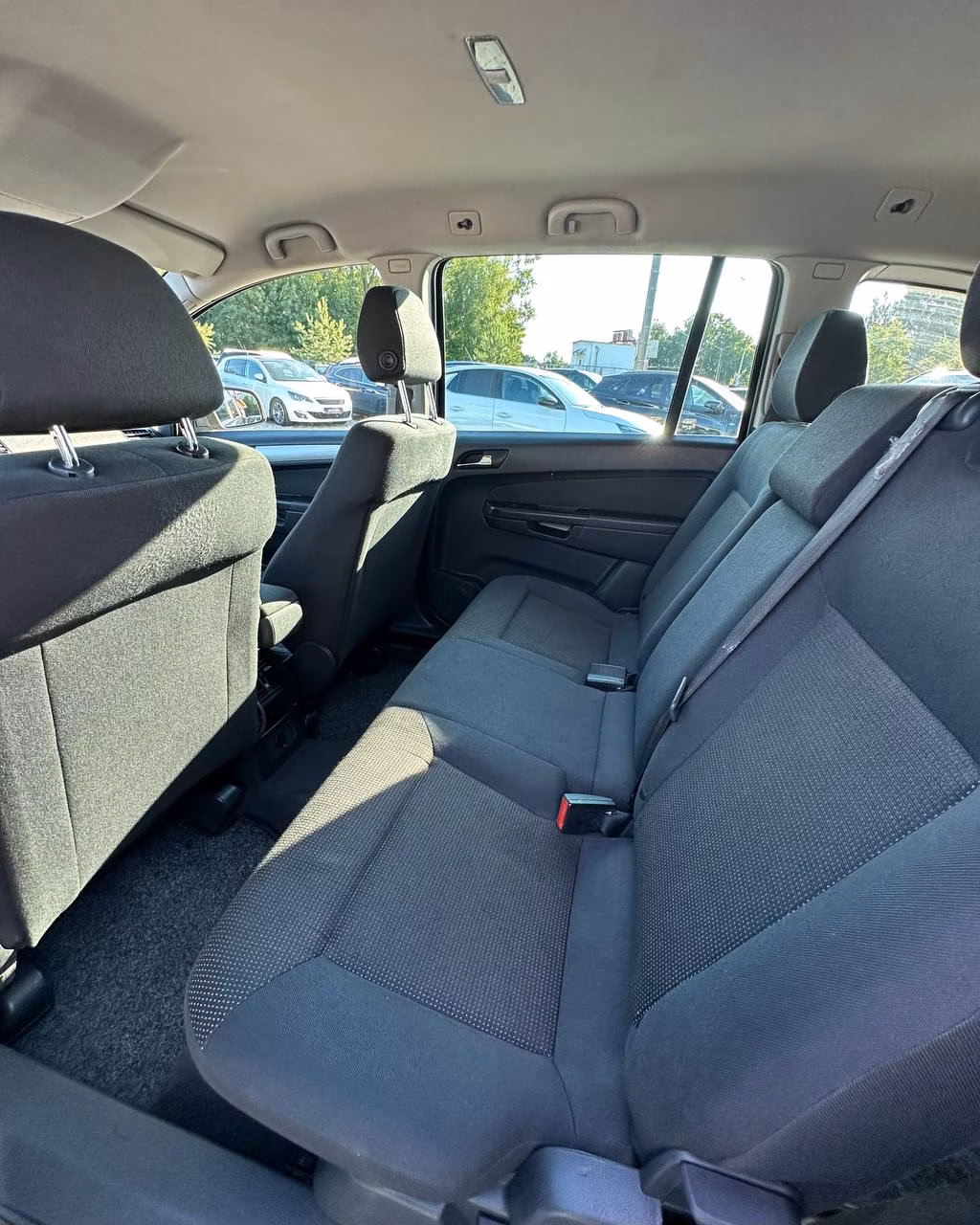 Opel Zafira фото 11