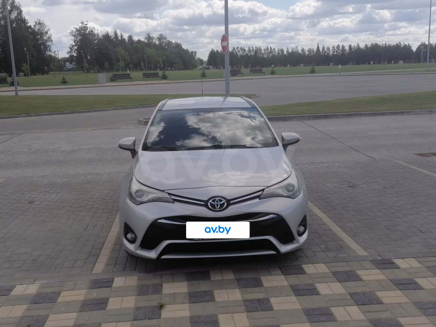 Toyota Avensis фото 7