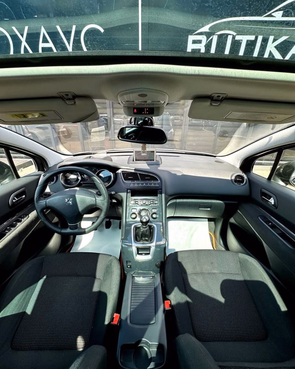 Peugeot 5008 фото 10