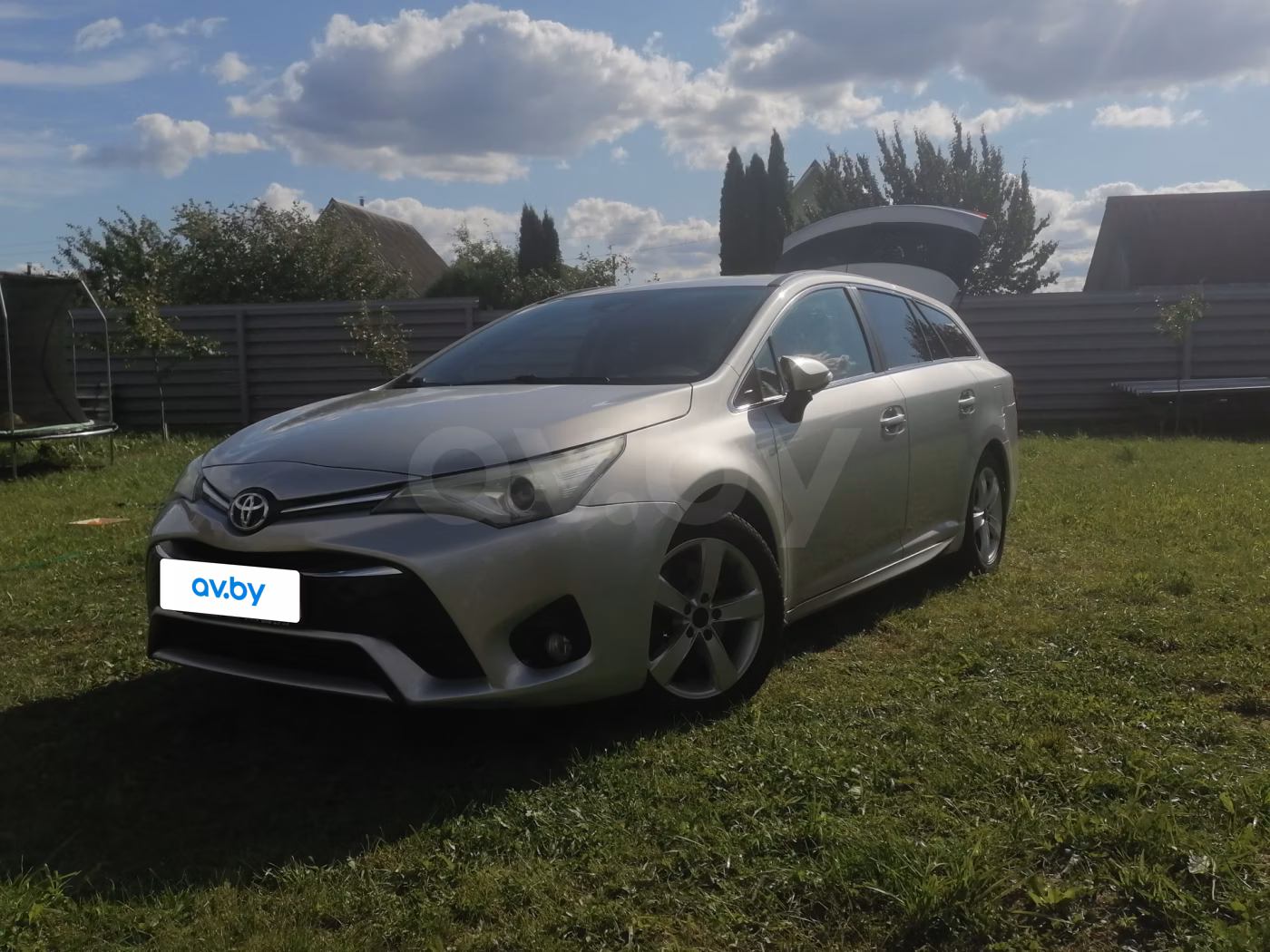 Toyota Avensis фото 6