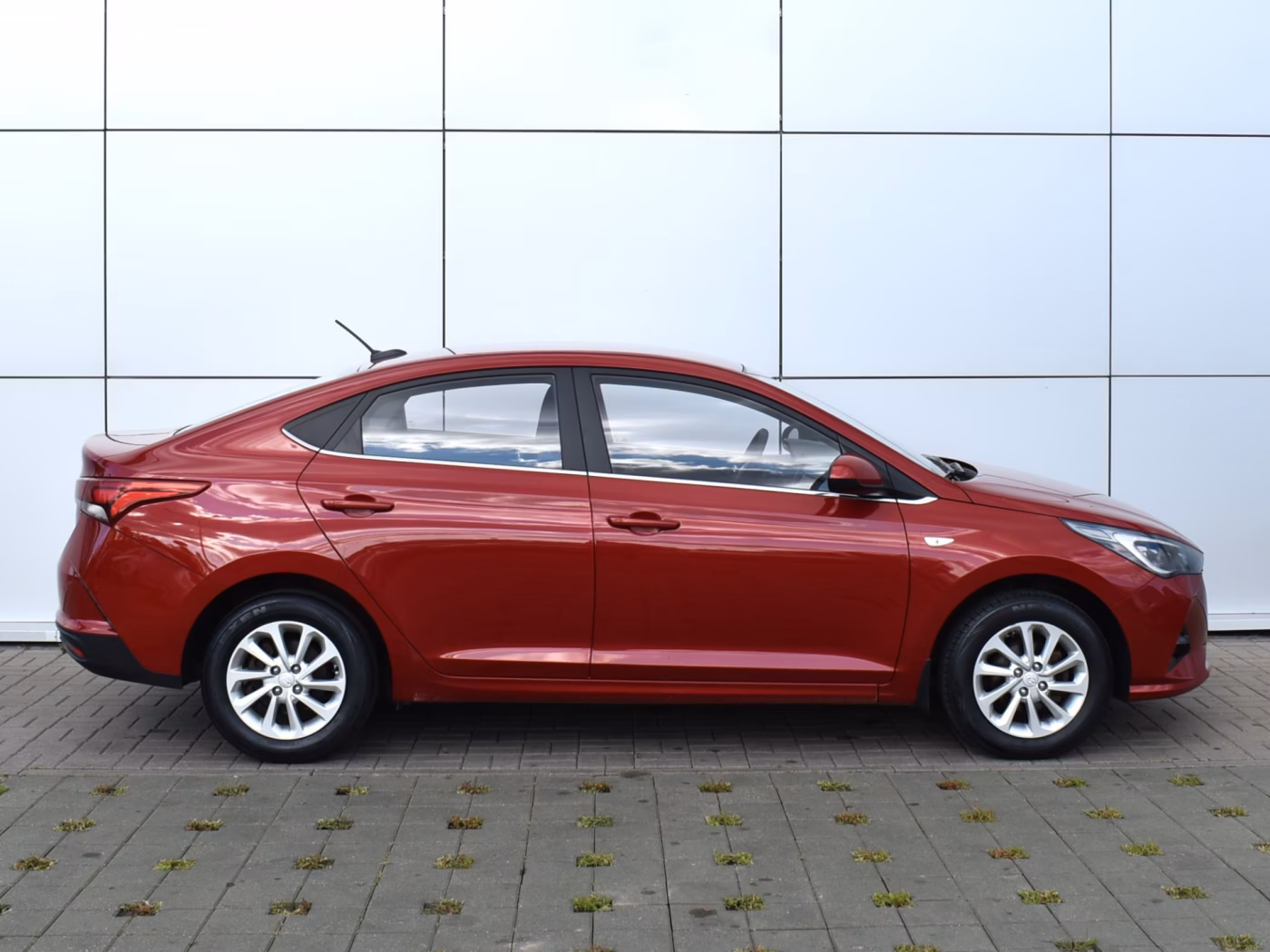 Hyundai Accent фото 3