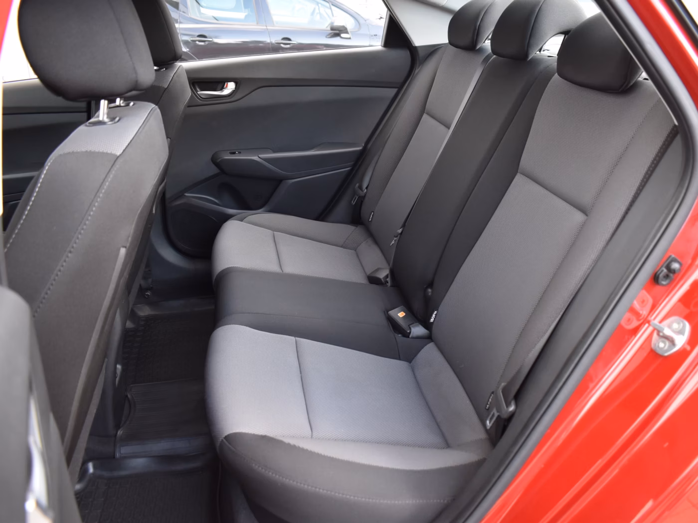 Hyundai Accent фото 8