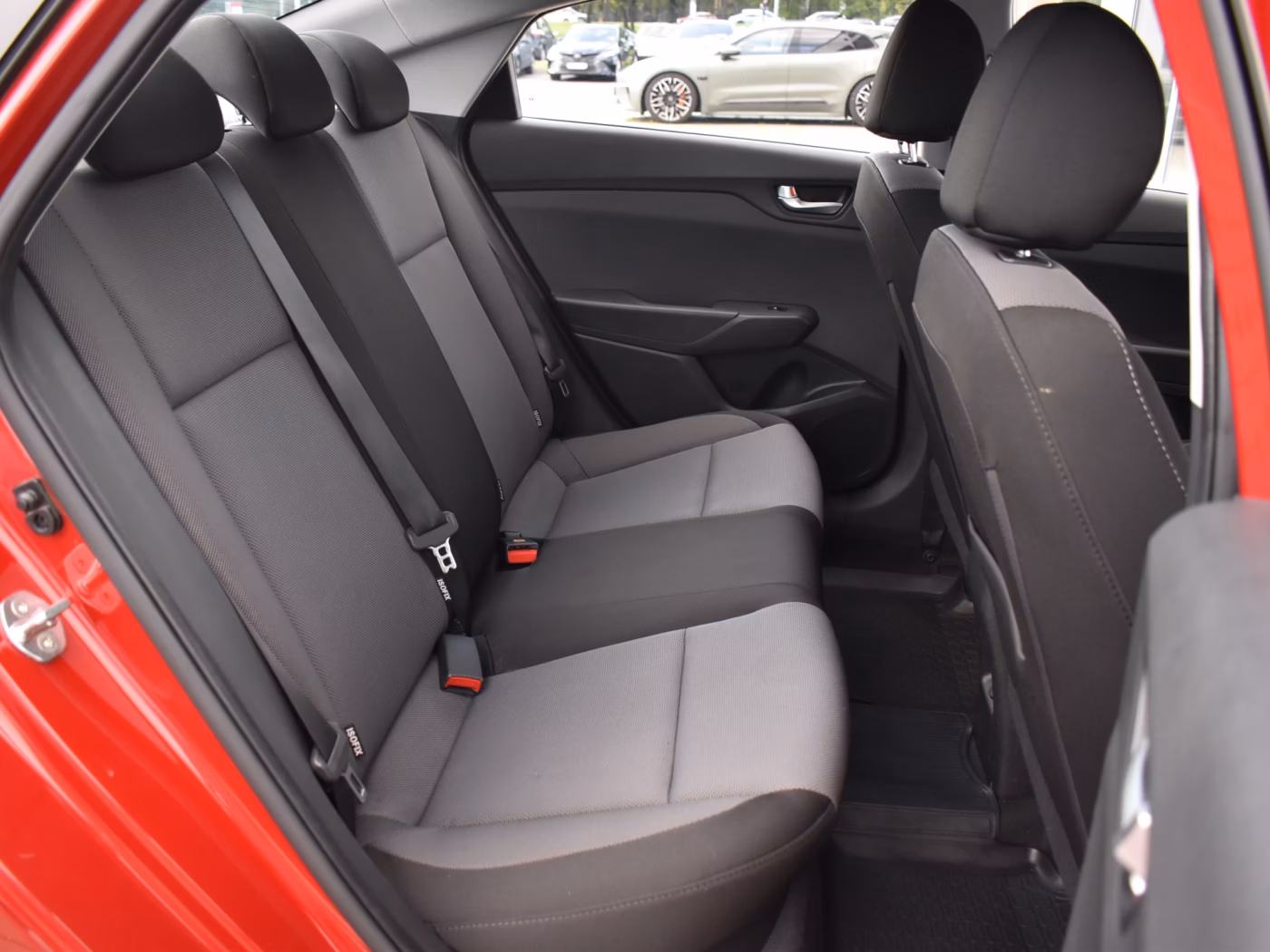 Hyundai Accent фото 11
