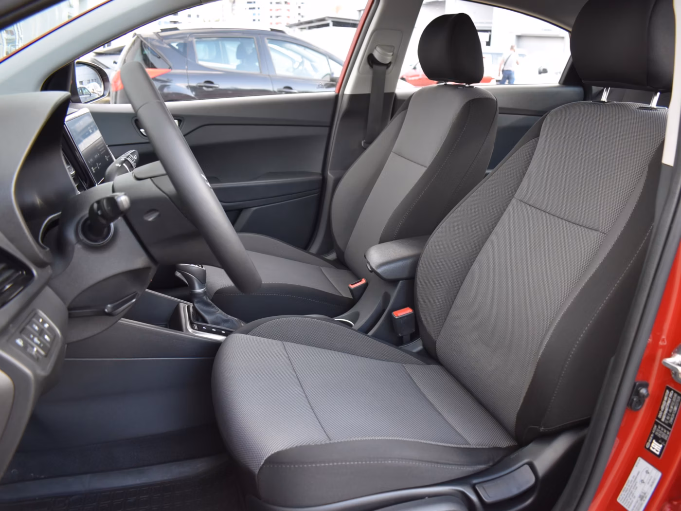 Hyundai Accent фото 7