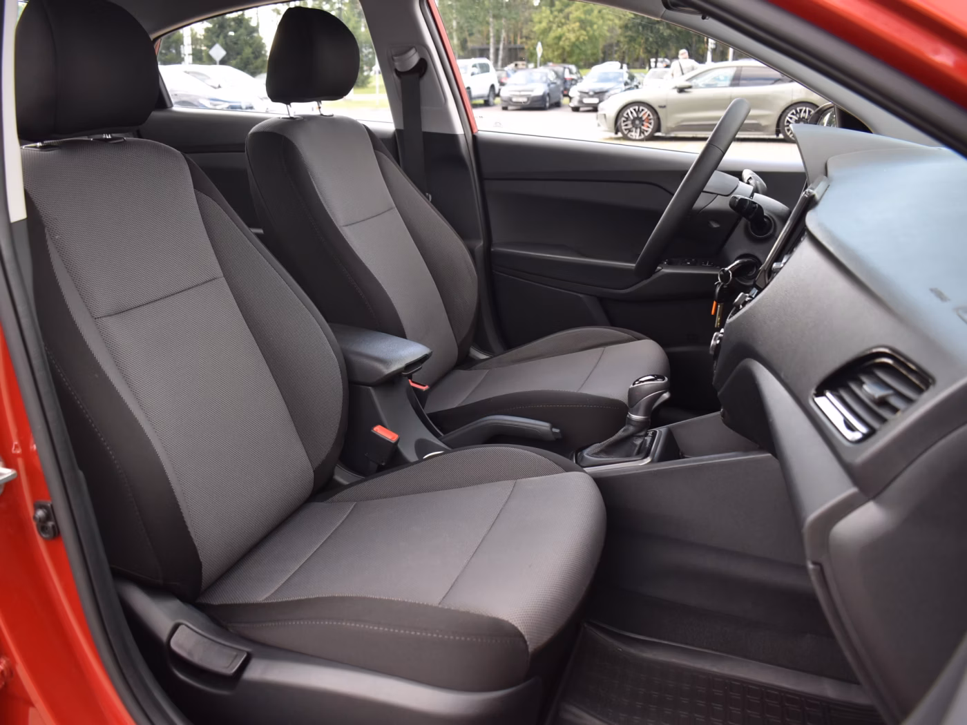 Hyundai Accent фото 10