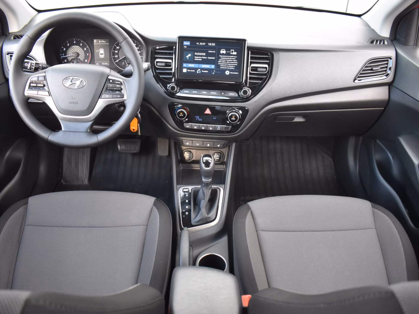 Hyundai Accent фото 9