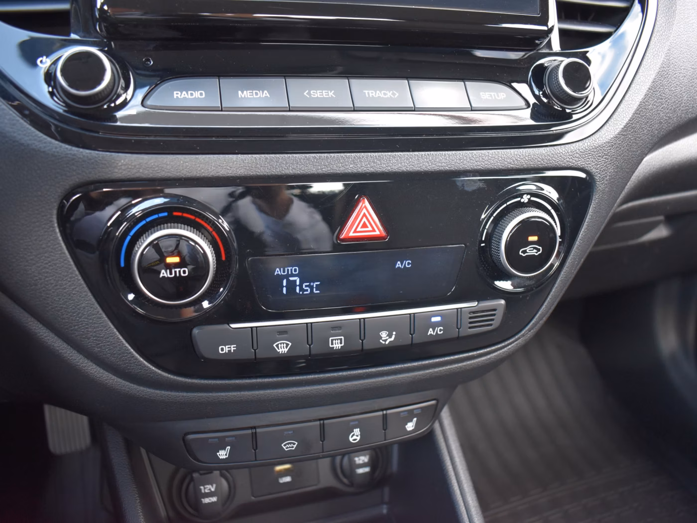 Hyundai Accent фото 19