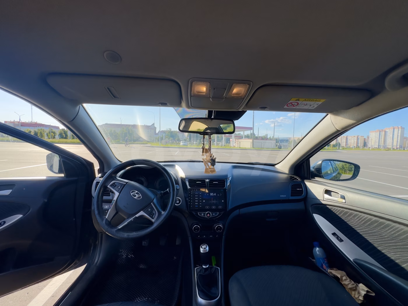 Hyundai Solaris фото 8