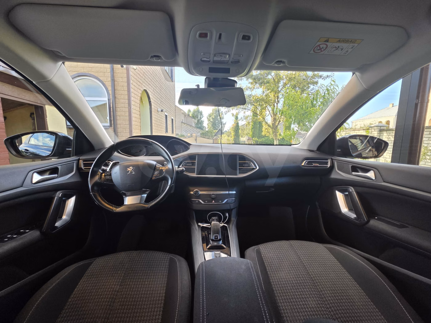 Peugeot 308 фото 9