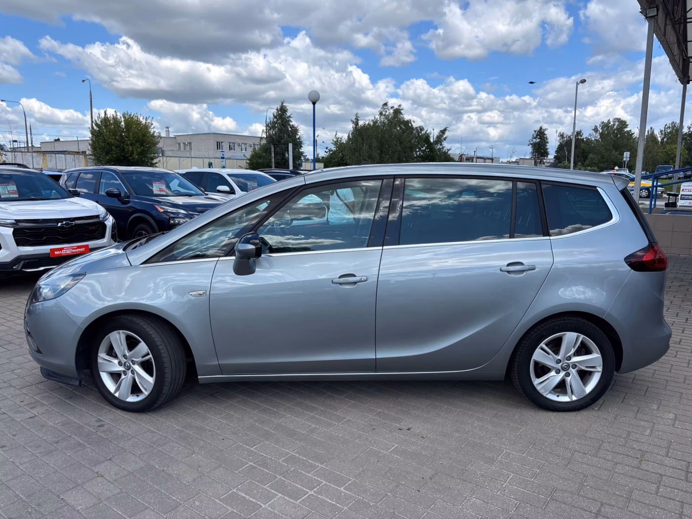 Opel Zafira фото 9