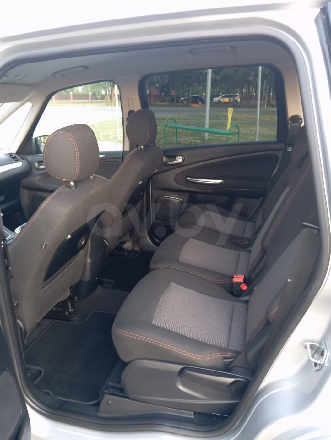 Ford Galaxy фото 15