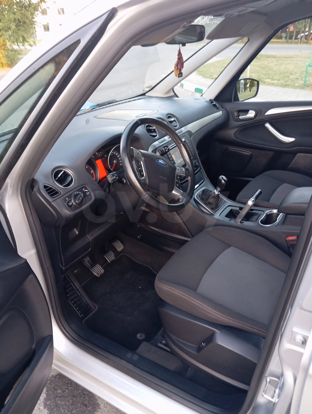 Ford Galaxy фото 13