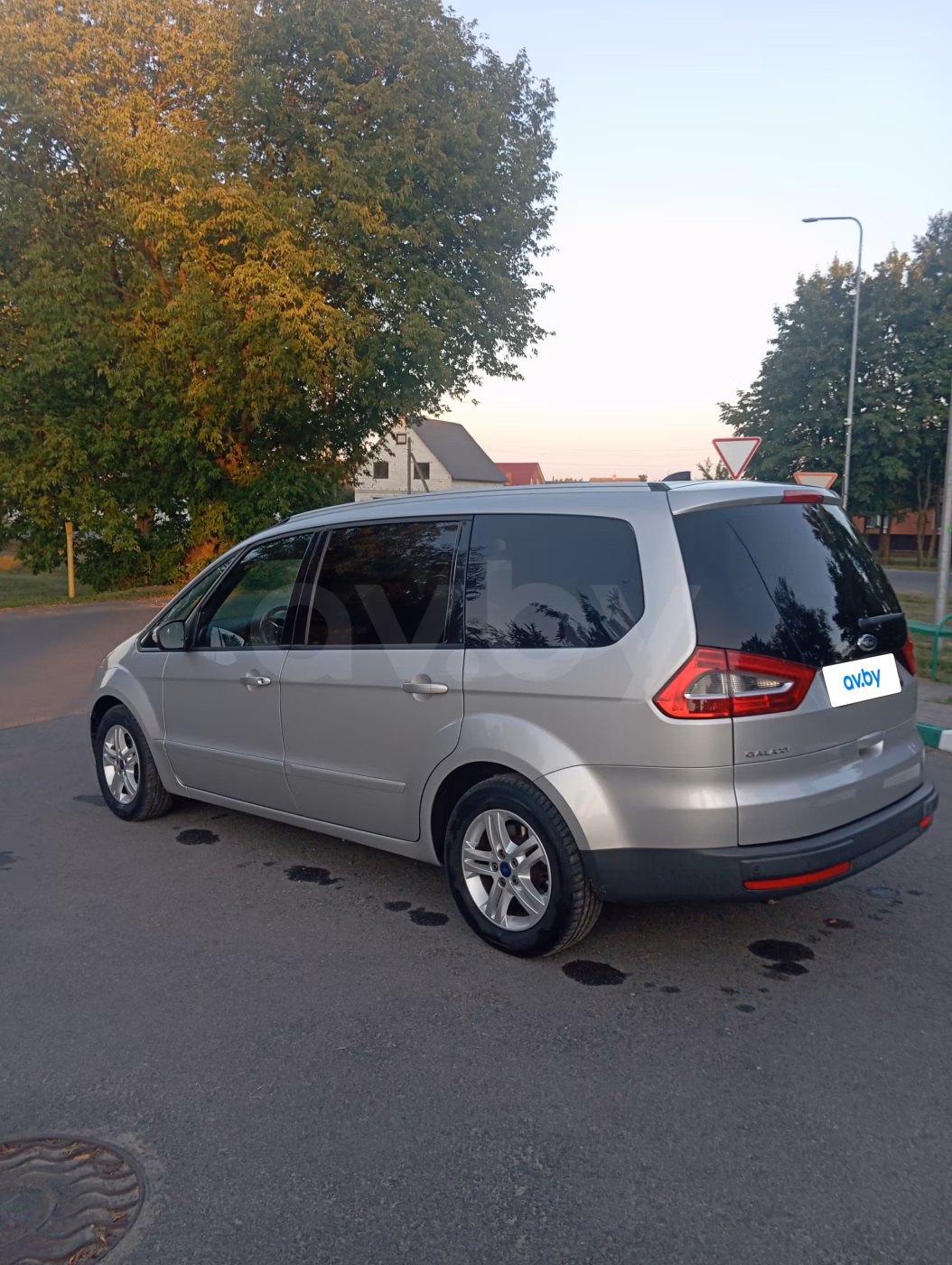 Ford Galaxy фото 7