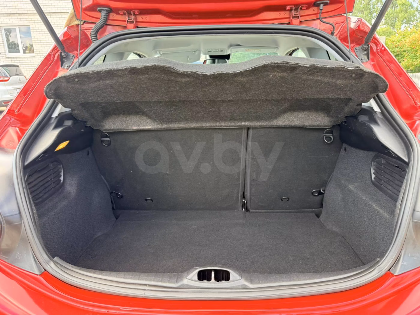 Peugeot 208 фото 24