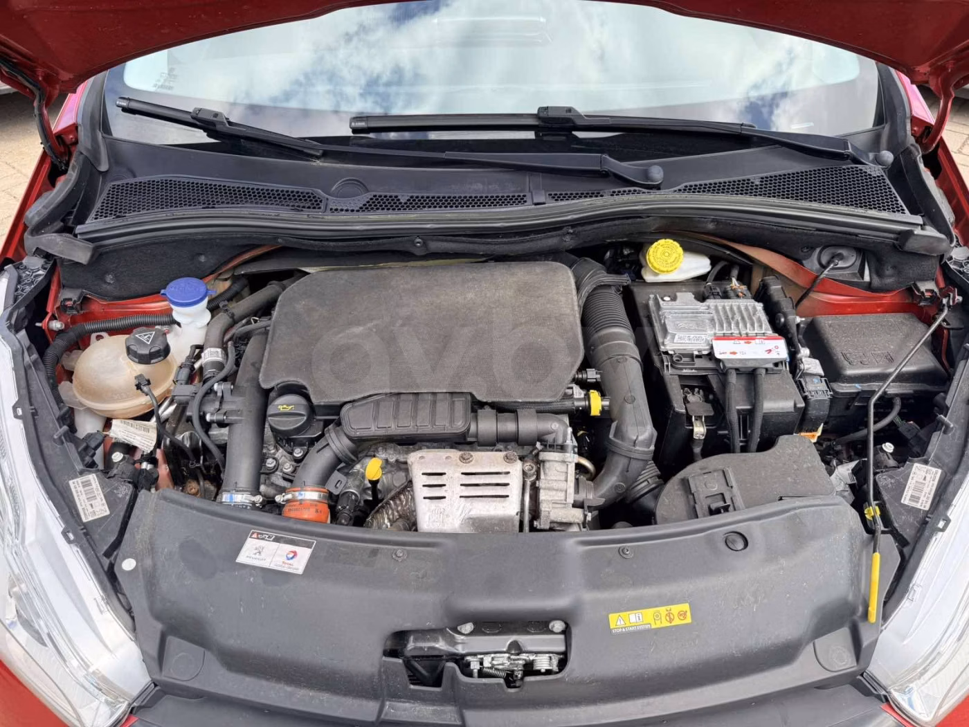 Peugeot 208 фото 15