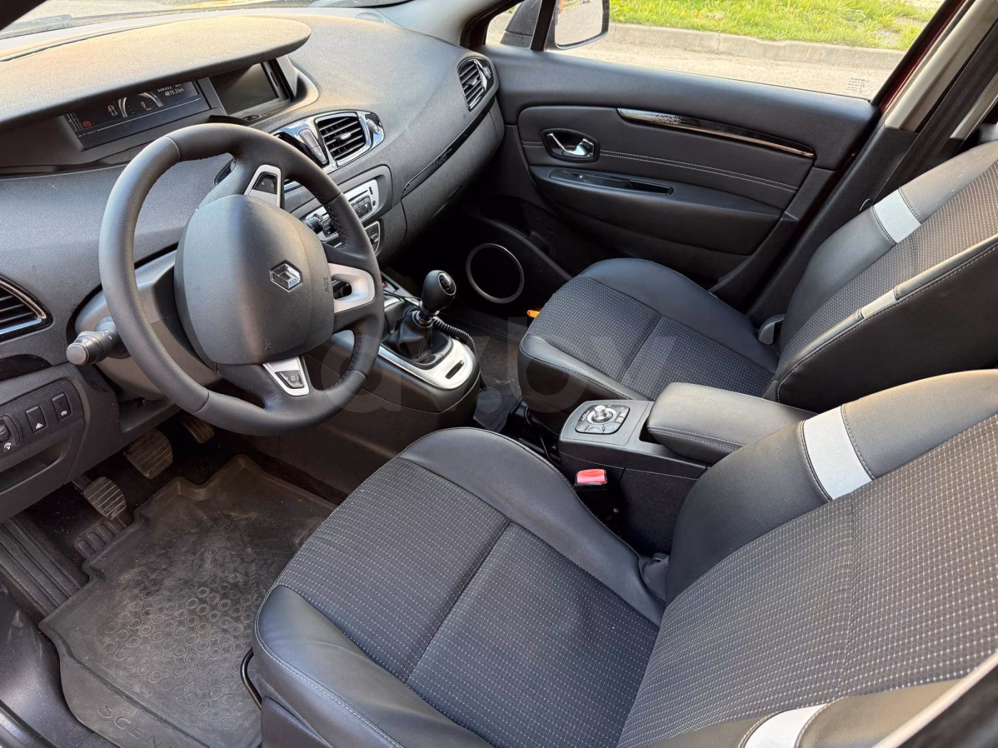 Renault Grand Scenic фото 9