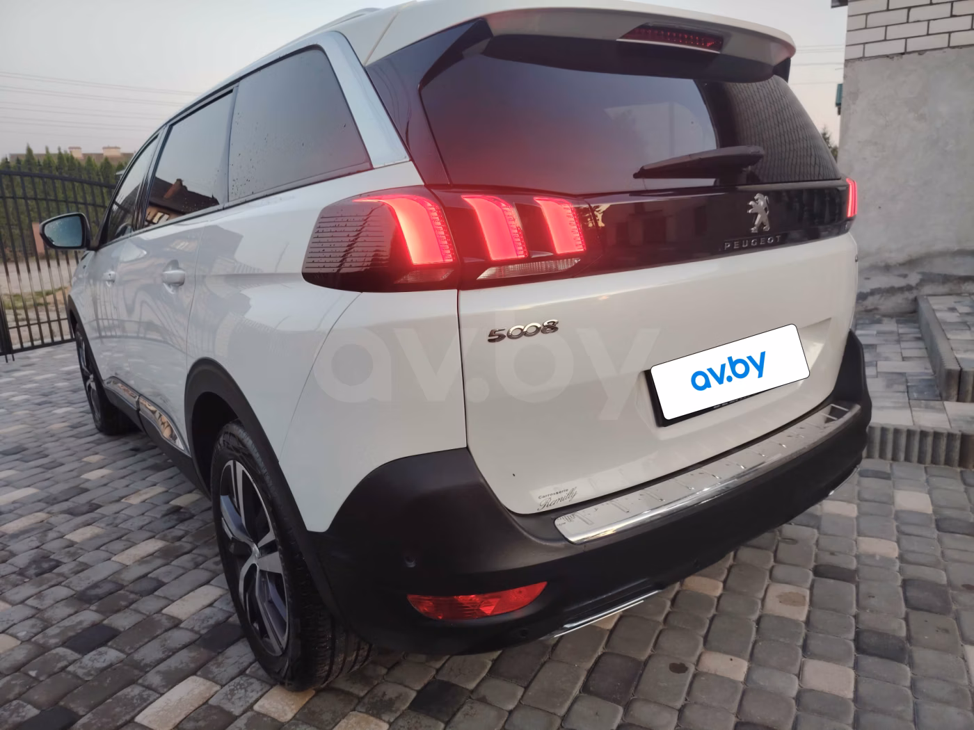 Peugeot 5008 фото 12