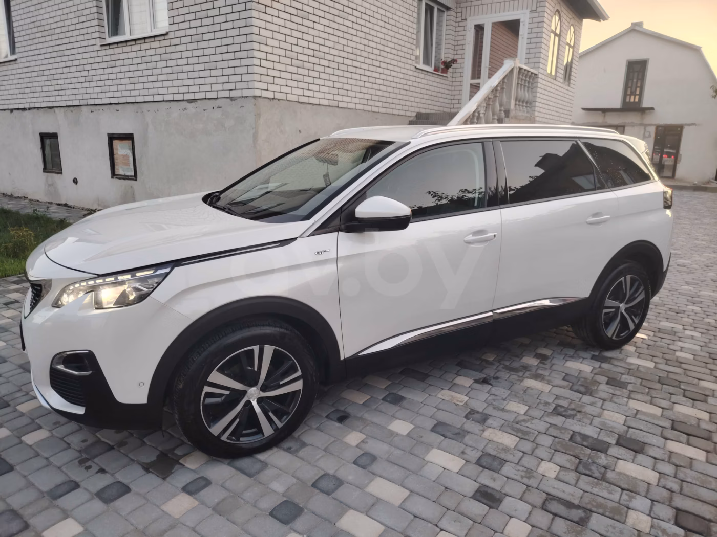 Peugeot 5008 фото 8