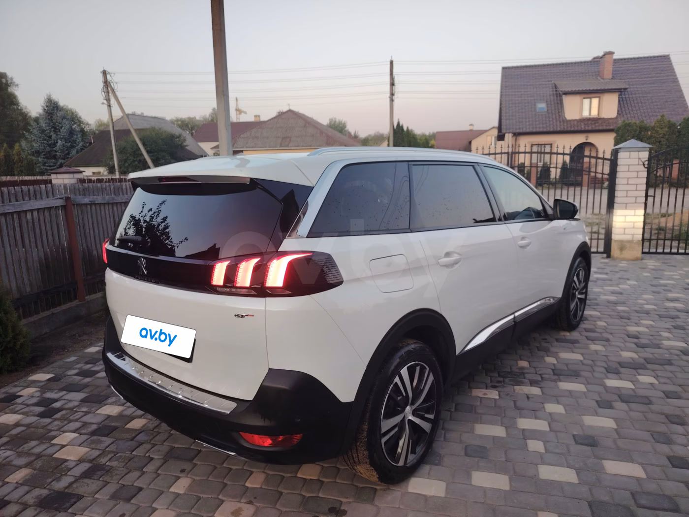 Peugeot 5008 фото 2