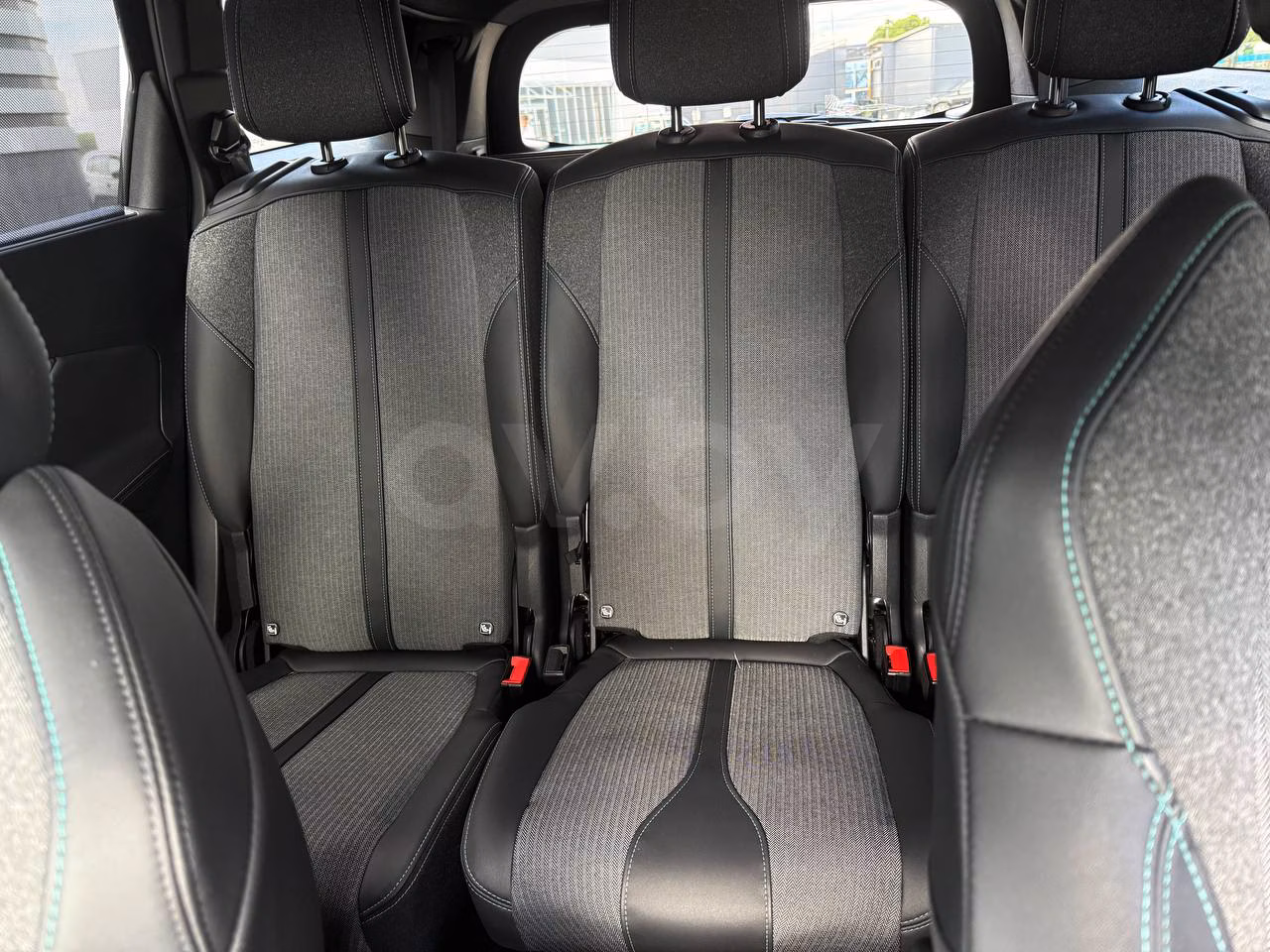 Peugeot 5008 фото 23