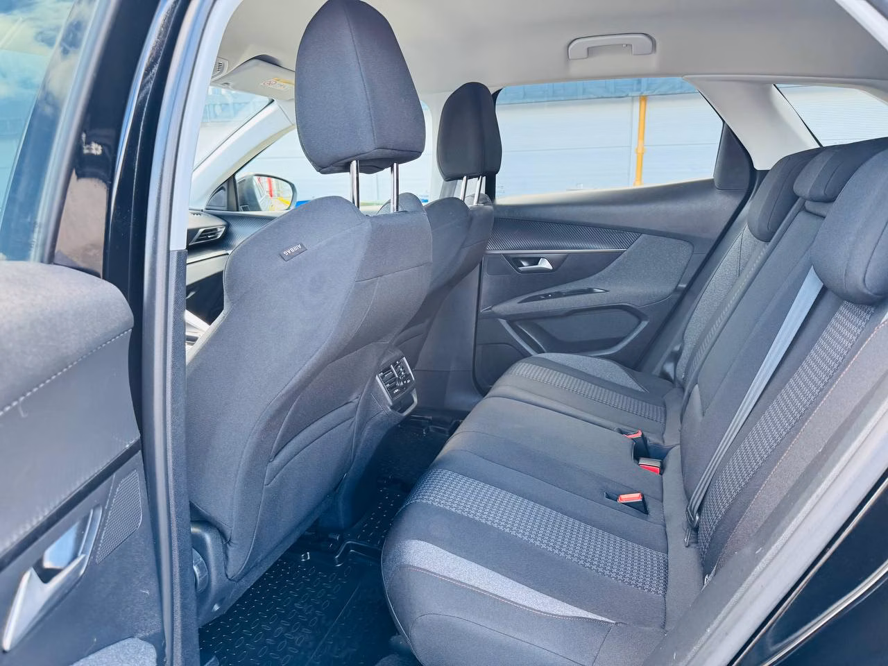 Peugeot 3008 фото 6