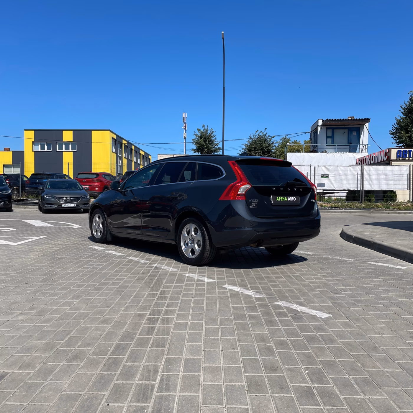 Volvo V60 фото 6
