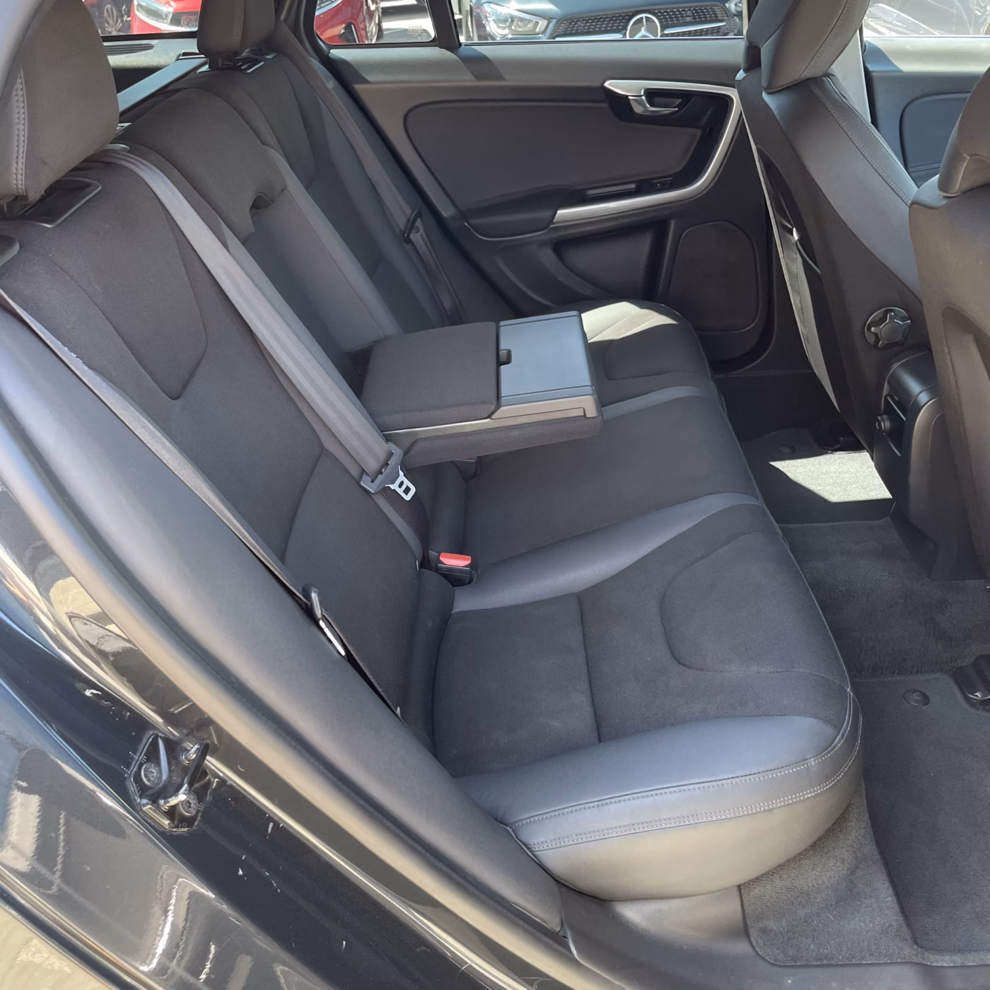 Volvo V60 фото 21