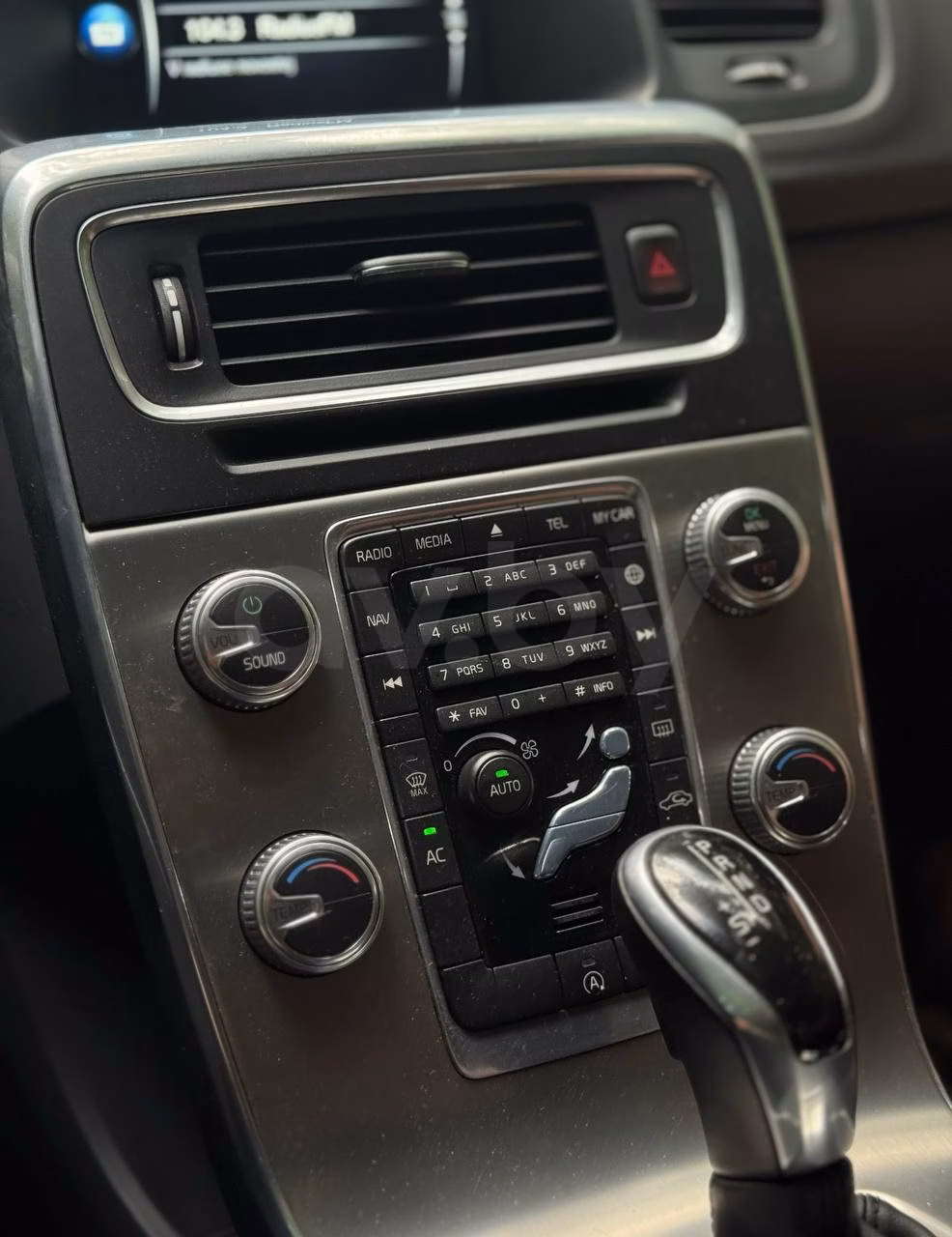 Volvo V60 фото 9