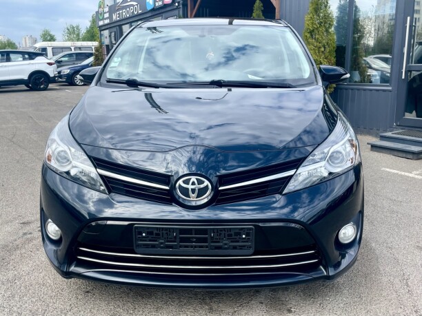 Toyota Verso фото 2