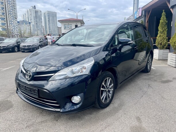 Toyota Verso фото 3