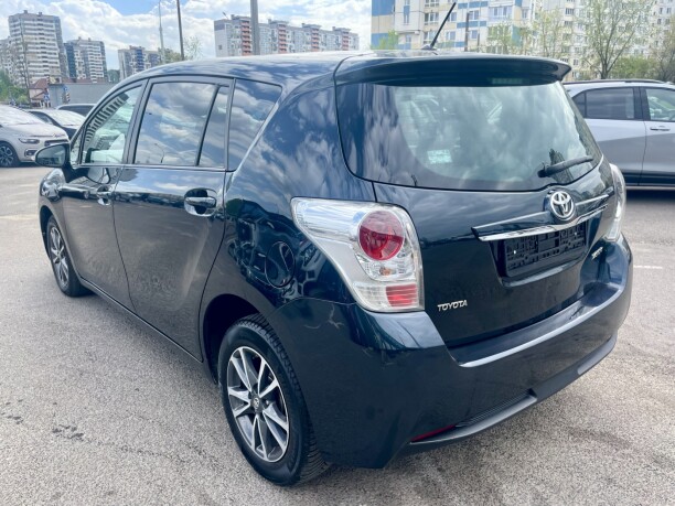 Toyota Verso фото 5