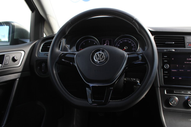 Volkswagen Golf фото 10